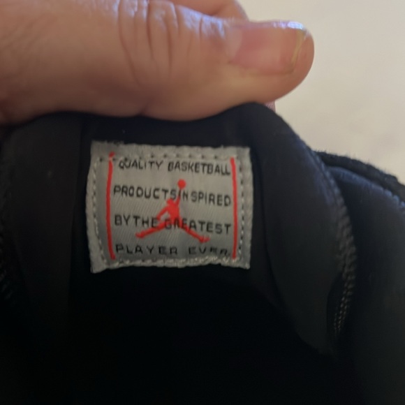 mens used jordans black and white and red in men’s 11- no box - Picture 6 of 9
